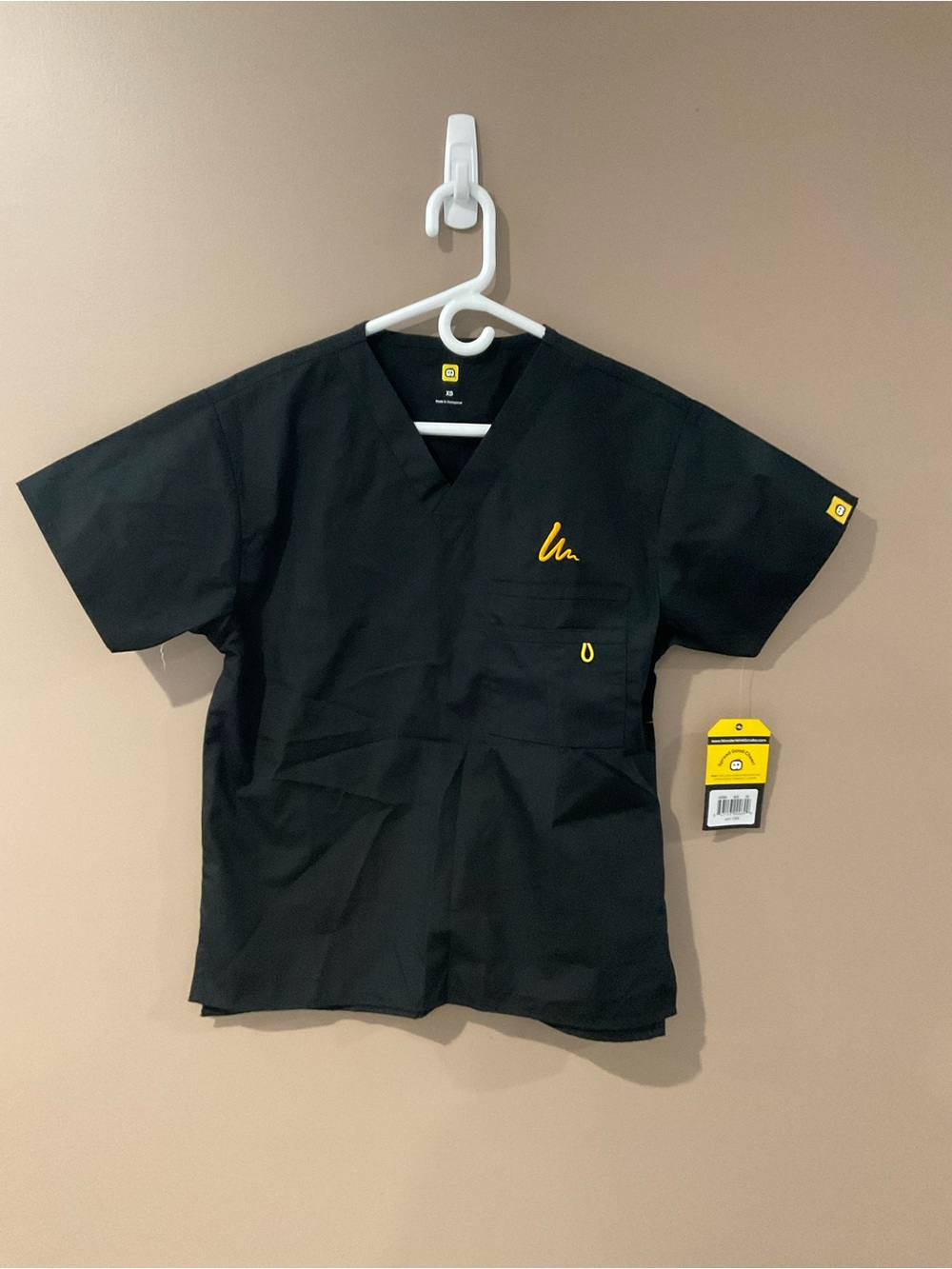 WonderWink Women's Black V-Neck Scrub Top and pants with Yellow Accents
